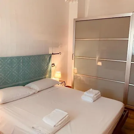 Nyaraló Eleonora Sant'Andrea